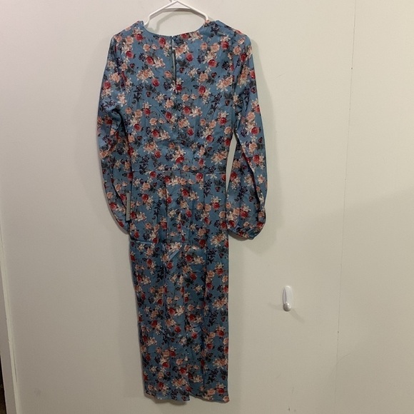 NSR (Napean Sea Road) blue floral dress Ruched in middle slit in front Sz Small - Picture 4 of 8